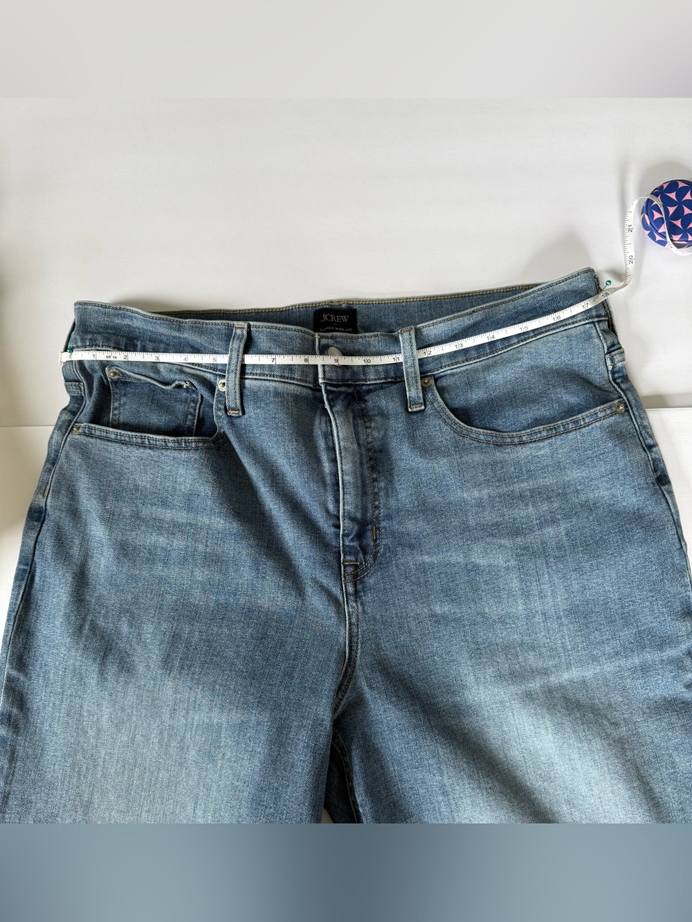 J Crew Mid-Rise Super Wide Women’s Jeans in Bangkok Wash - Size 32 - Picture 11 of 12